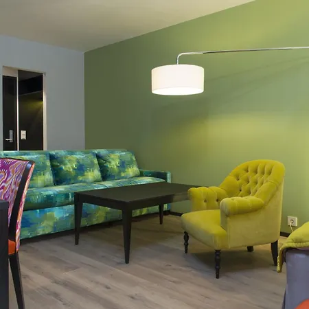 トーン ビカ アトリウム ホテル 4*