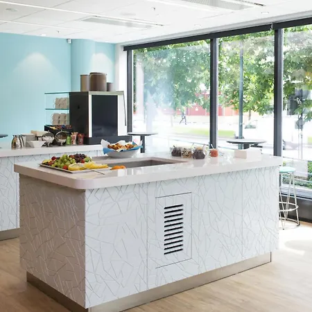 トーン ビカ アトリウム ホテル