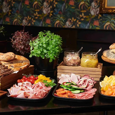 ホテル トーン ビカ アトリウム 4*