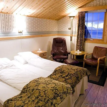 トーン ビカ アトリウム ホテル 4*