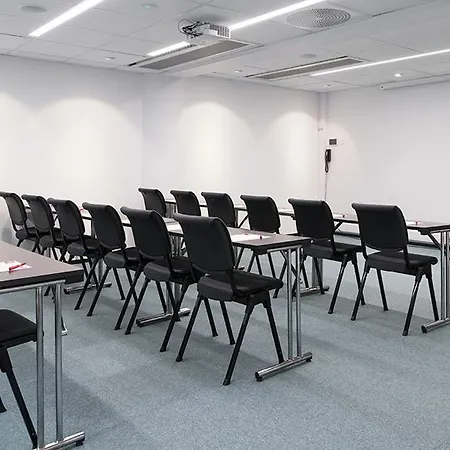 ホテル トーン ビカ アトリウム