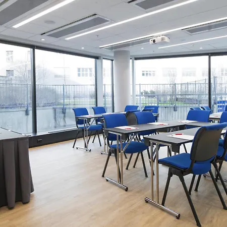מלון Thon Vika Atrium 4*